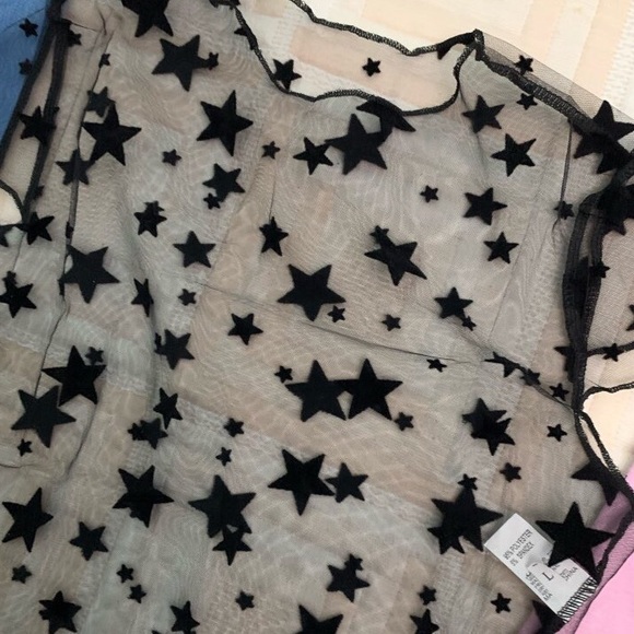 Black Mesh | See Through Star Design crop Top - Picture 3 of 4
